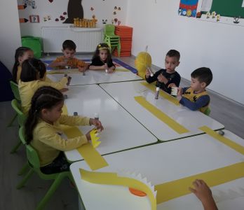 DÖRT MEVSİM ANNE KUCAĞI GÜNDÜZ BAKIMEVİ DÖRT MEVSİM ANNE KUCAĞI GÜNDÜZ BAKIMEVİ