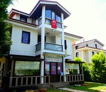 Şana Sihirli Annem Kreş ve Anaokulu Kaşüstü Şubesi Şana Sihirli Annem Kreş ve Anaokulu Kaşüstü Şubesi