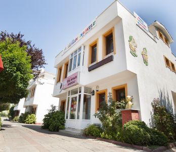 ÖZEL HAYALİM ANAOKULU ÖZEL HAYALİM ANAOKULU