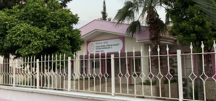 Sunay-gönül-türkan-saadet-saygın 5 Kardeşler Anaokulu