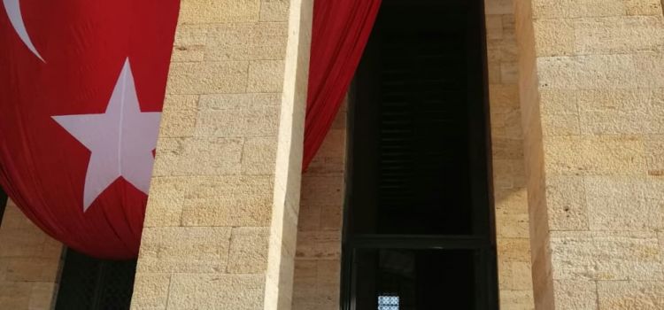 Çiçekli Bahçe