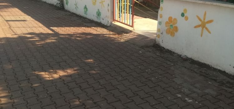 Sunay-gönül-türkan-saadet-saygın 5 Kardeşler Anaokulu
