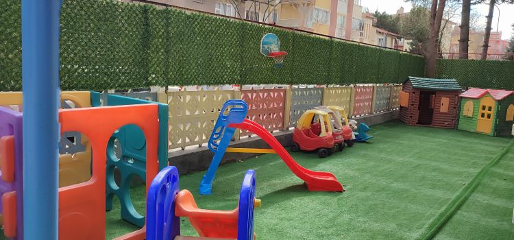 Pamuk Şekerleri Gündüz Bakımevi