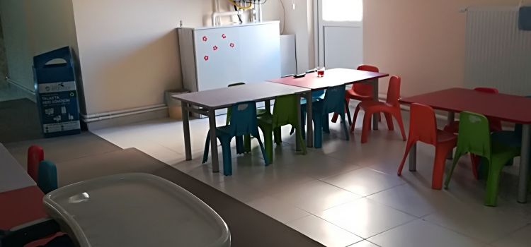 MİNİK ADIMLAR KREŞ GÜNDÜZ BAKIMEVİ