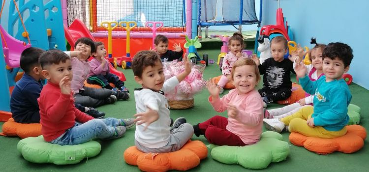 Şirinler Diyarı Kreş Ve Gündüz Bakımevi