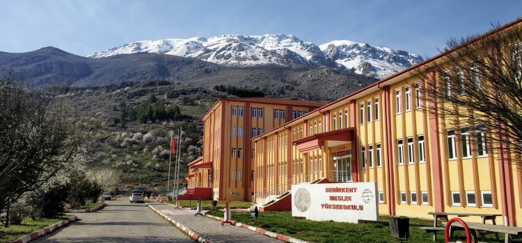 Isparta Uygulamalı Bilimler Üniversitesi Senirkent Meslek Yüksekokulu