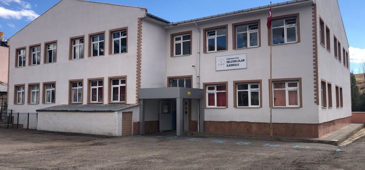 Selçuklular İlkokulu