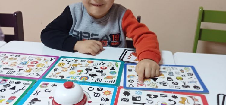 ÖZEL RENKLİ DÜNYAMIZ KREŞ VE ANAOKULU