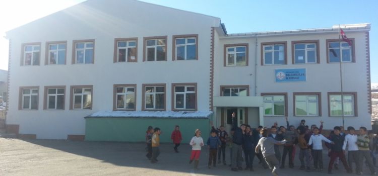 Selçuklular İlkokulu