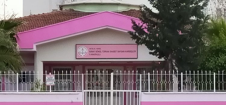 Sunay-gönül-türkan-saadet-saygın 5 Kardeşler Anaokulu
