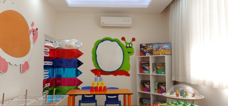 ÖZEL SARAY ÇİÇEKLERİ GÜNDÜZ BAKIMEVİ