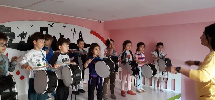 Meraklı Minikler Montessori Anaokulu ve Kreş