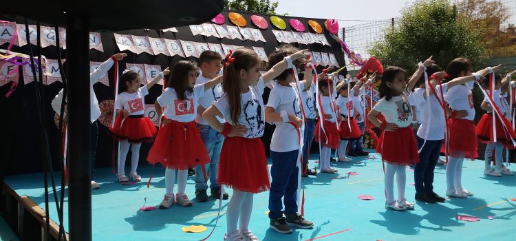 Sunay-gönül-türkan-saadet-saygın 5 Kardeşler Anaokulu