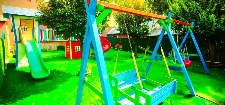 KÜÇÜK MUCİTLER KREŞ VE GÜNDÜZ BAKIMEVİ