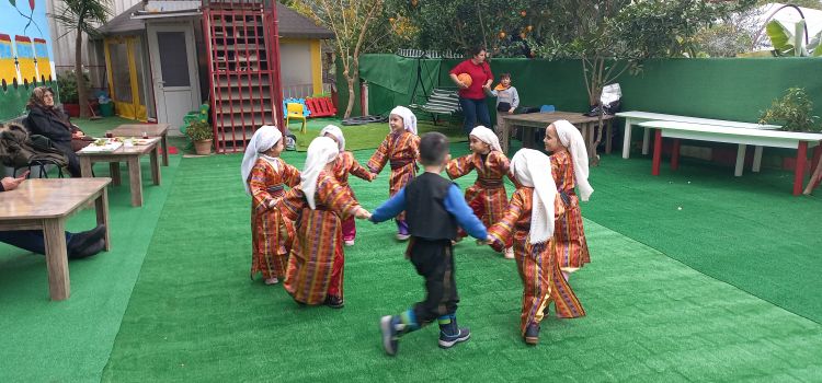 Minik Eller Kreş Ve Gündüz Bakım Evi