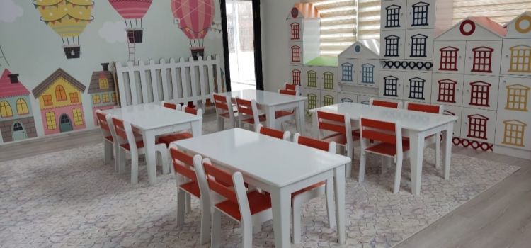 Mina Bebek Dünyası Kreş ve Gündüz Bakımevi