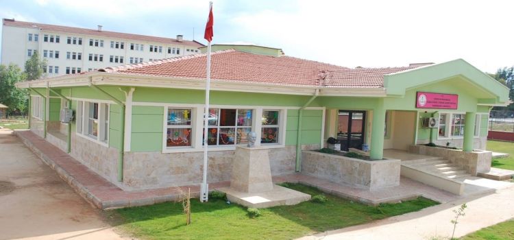 Sunay-gönül-türkan-saadet-saygın 5 Kardeşler Anaokulu