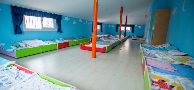 İLK ADIM KREŞ VE GÜNDÜZ BAKIM EVİ