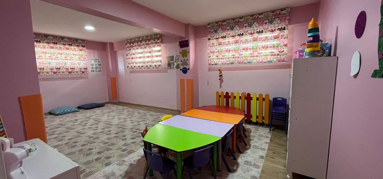 Minik Adımlar Kreş Gündüz Bakım Evi ve Çocuk Kulübü