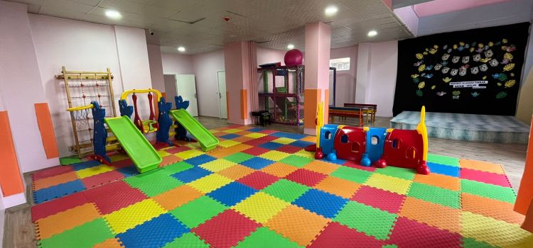 Minik Adımlar Kreş Gündüz Bakım Evi ve Çocuk Kulübü