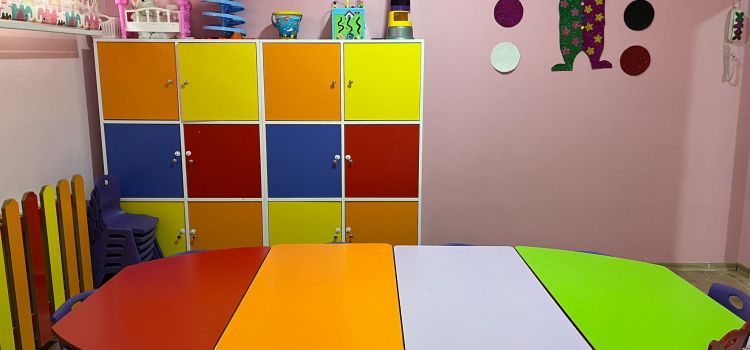 Minik Adımlar Kreş Gündüz Bakım Evi ve Çocuk Kulübü